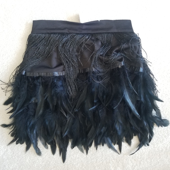 La' Ros feather fringe skirt Sm - Picture 5 of 10
